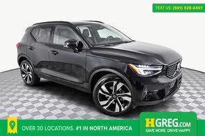 Volvo XC40 B5 Plus Dark Theme AWD