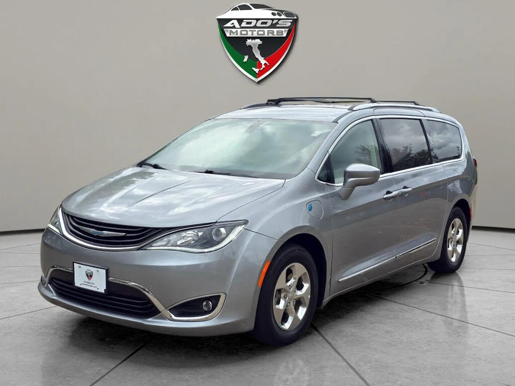2018 Chrysler Pacifica Hybrid Touring L FWD