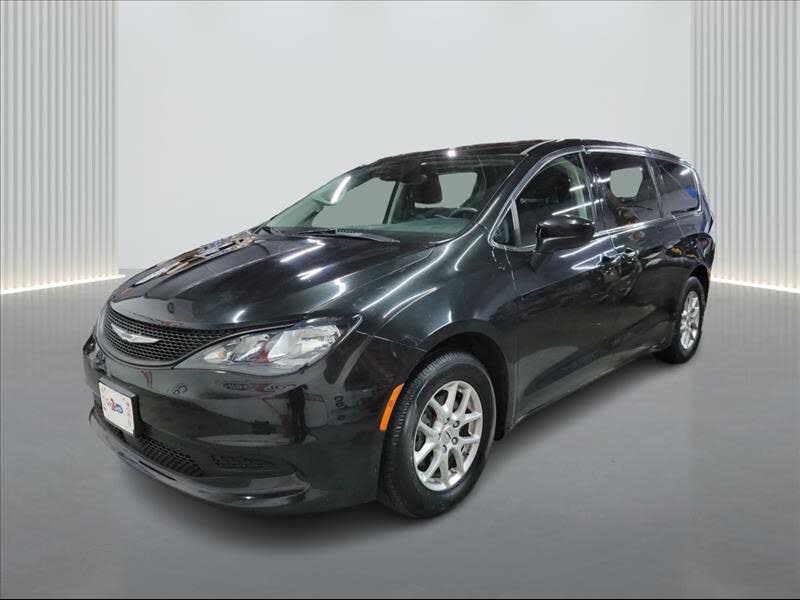 2023 Chrysler Voyager LX FWD