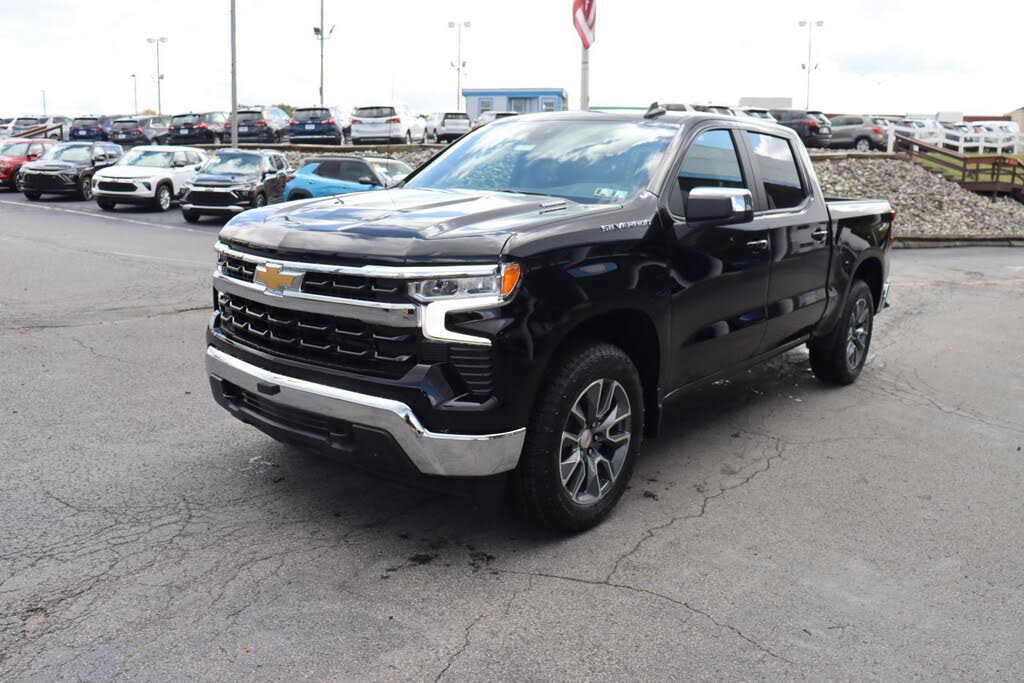 2026 Chevrolet Silverado 1500 LT Crew Cab 4WD
