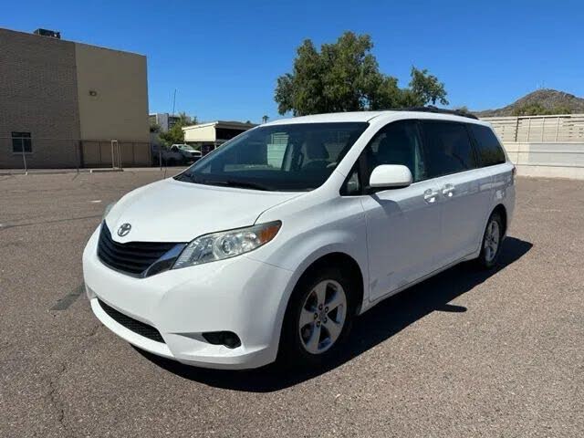 2012 Toyota Sienna LE 7-Passenger