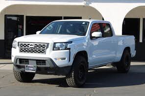 Nissan Frontier SV Crew Cab LB RWD