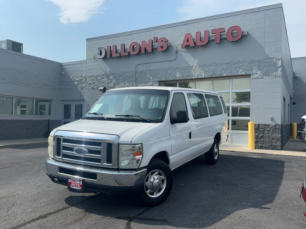 2010 Ford E-Series E-350 XLT Super Duty Extended Passenger Van
