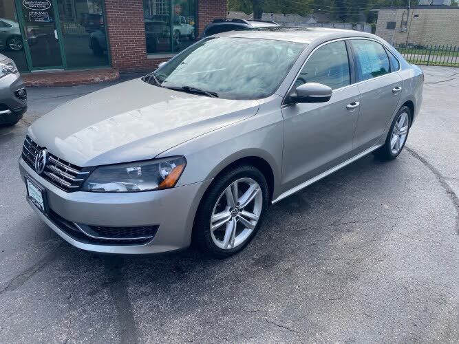 2014 Volkswagen Passat TDI SE with Sunroof