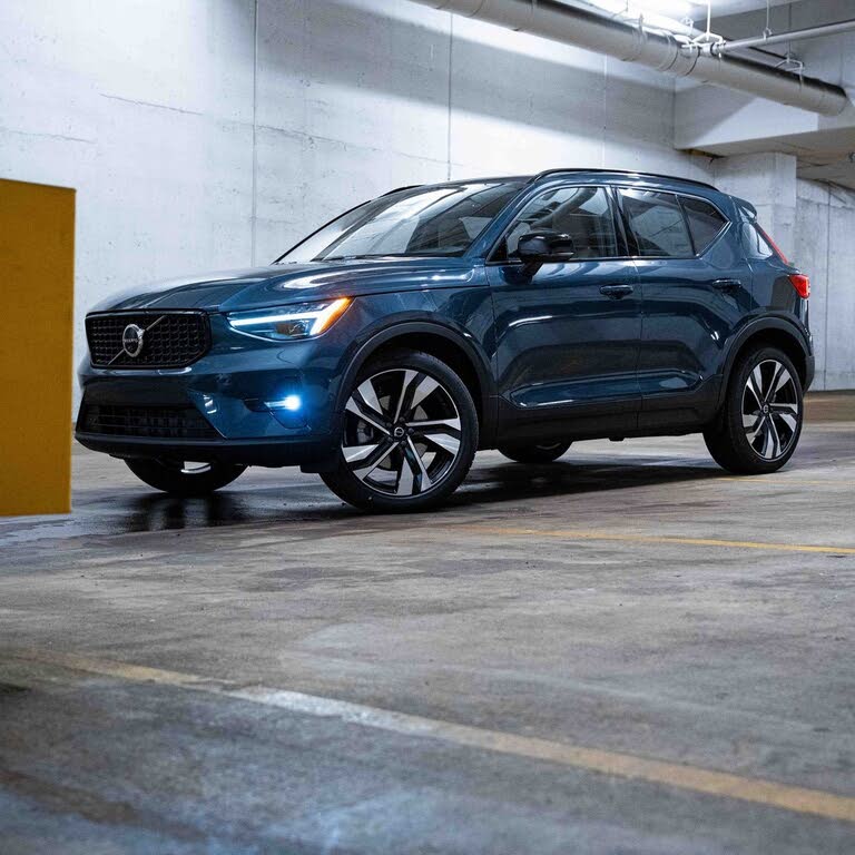 2026 Volvo XC40 B5 Ultra AWD