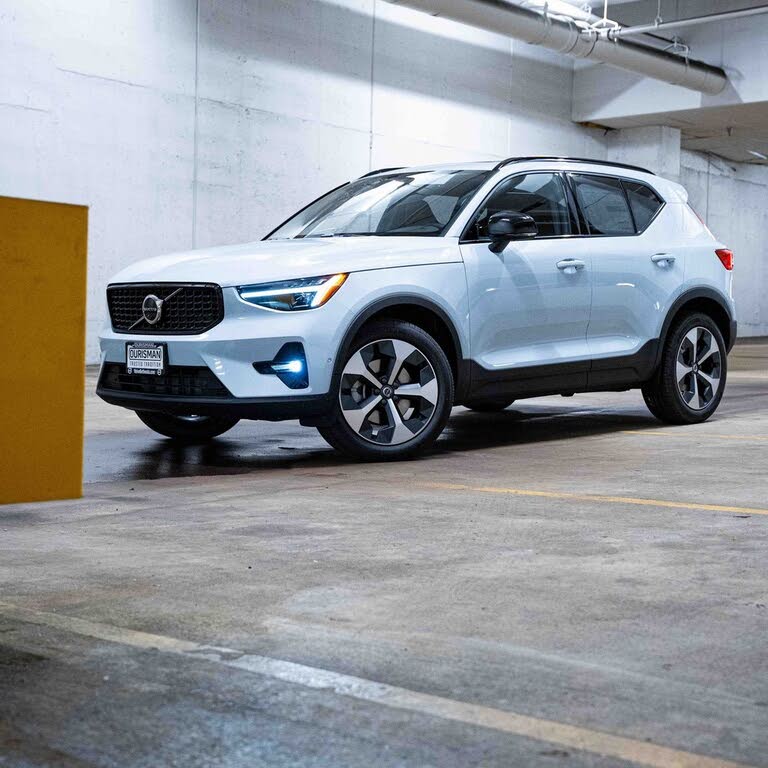 2026 Volvo XC40 B5 Plus AWD