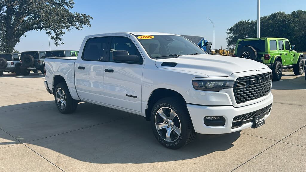 2025 RAM 1500 Tradesman Crew Cab 4WD