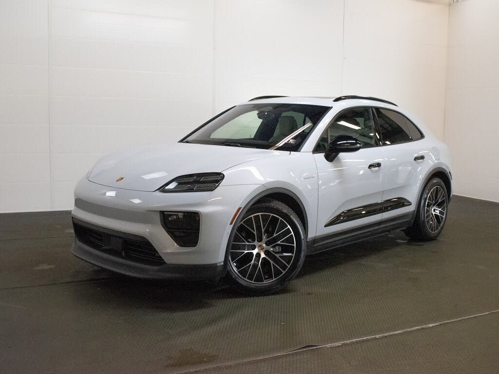 2025 Porsche Macan AWD