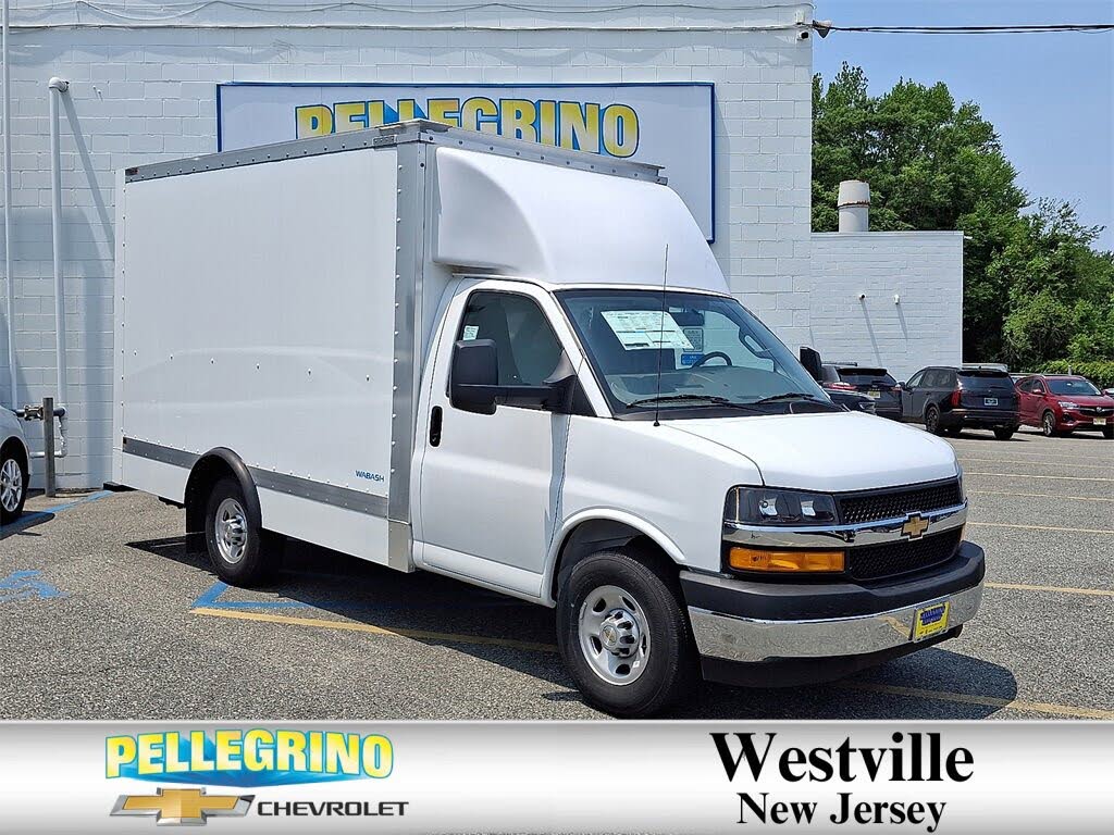 2025 Chevrolet Express Chassis 3500 Cutaway 139