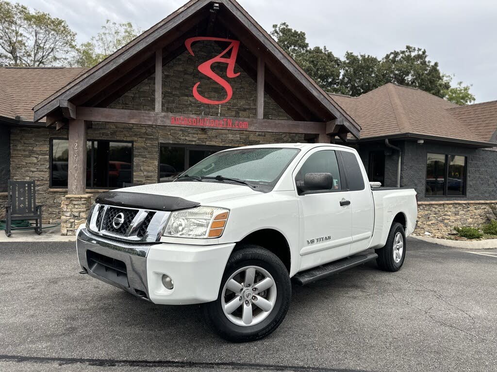 2014 Nissan Titan SV King Cab 4WD