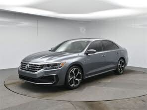 Volkswagen Passat 2.0T R-Line FWD