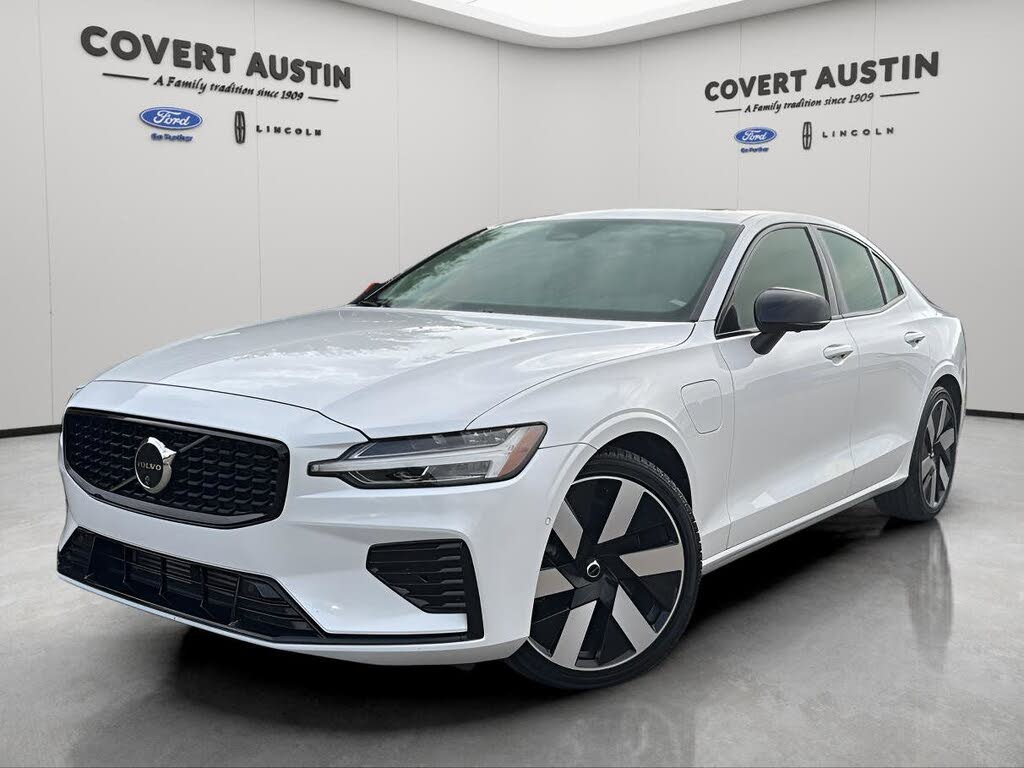 2024 Volvo S60 Recharge T8 Plus Dark Theme eAWD