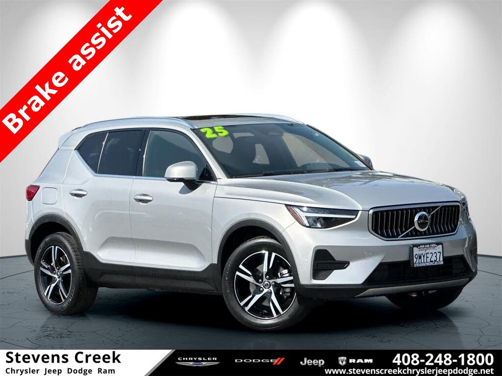 2025 Volvo XC40 B5 Core Bright Theme AWD