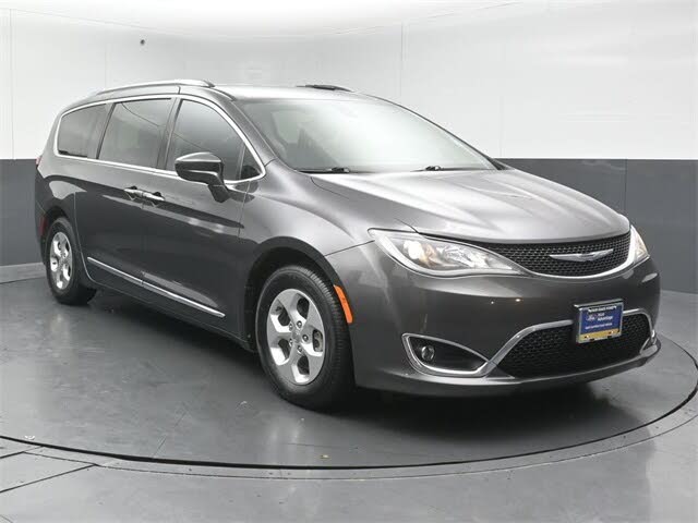 2017 Chrysler Pacifica Touring L Plus FWD