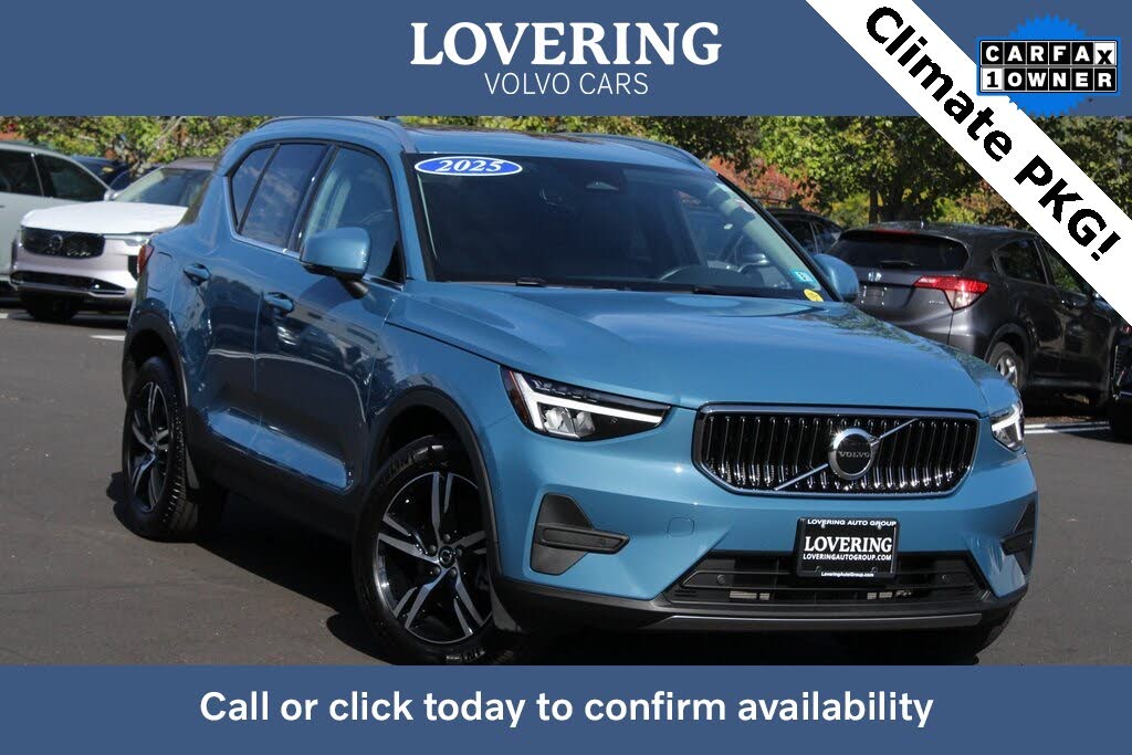 2025 Volvo XC40 B5 Core Bright Theme AWD