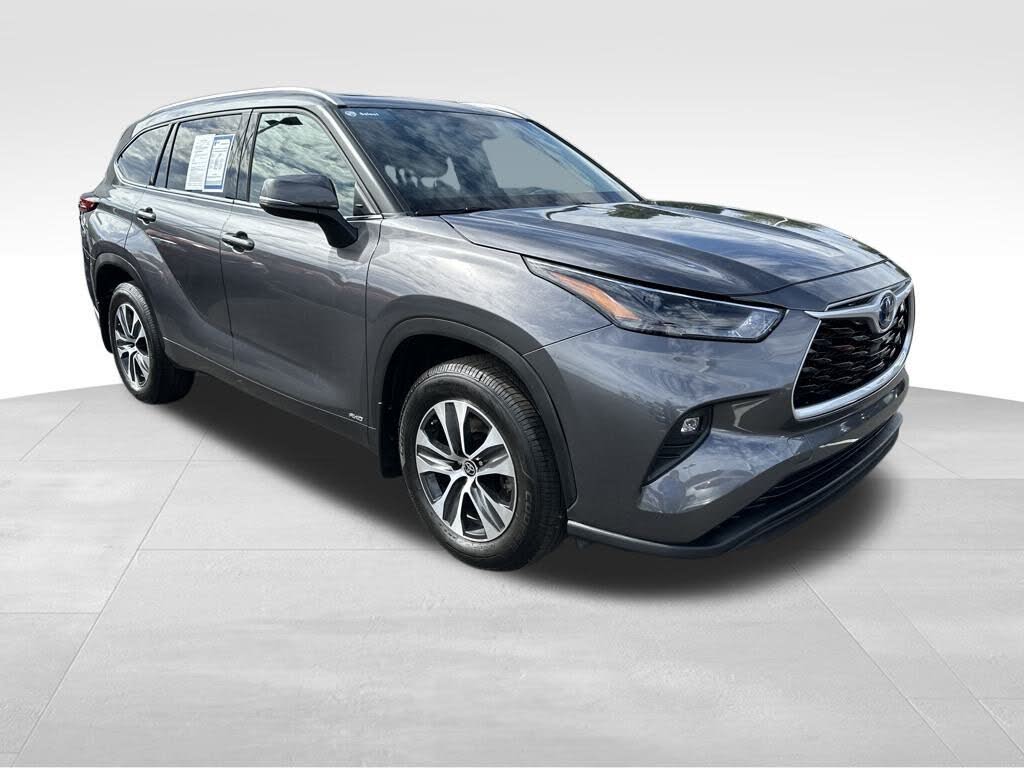 2022 Toyota Highlander Hybrid XLE AWD