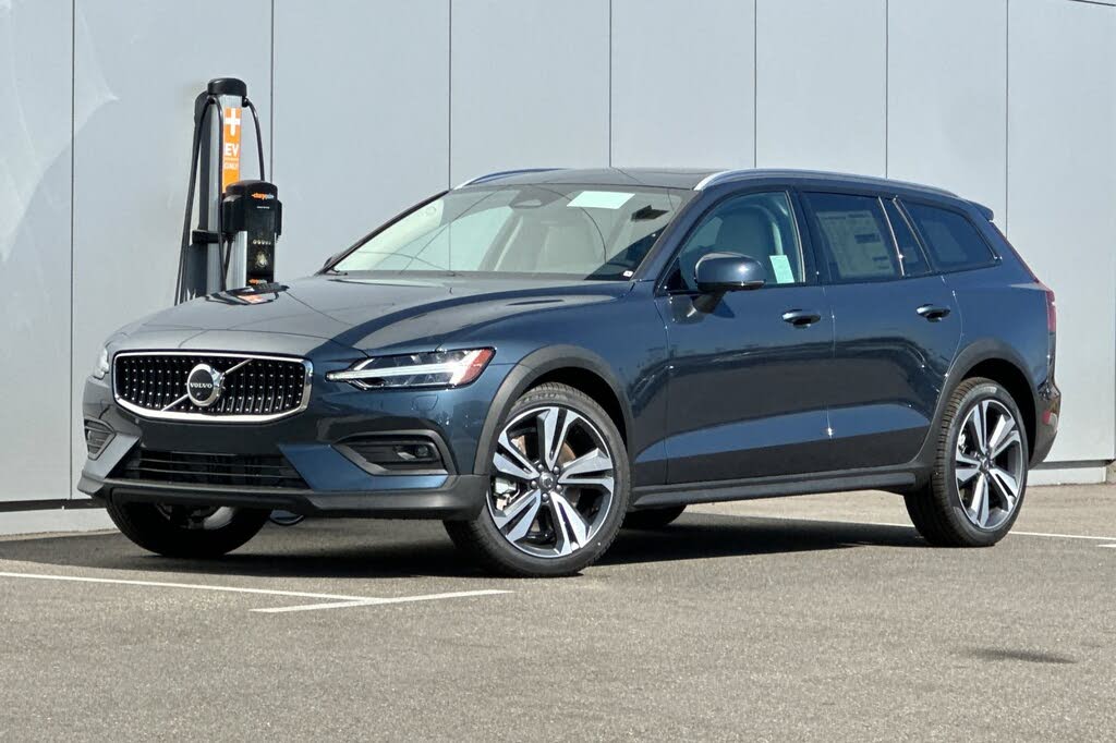 2026 Volvo V60 Cross Country B5 Plus AWD
