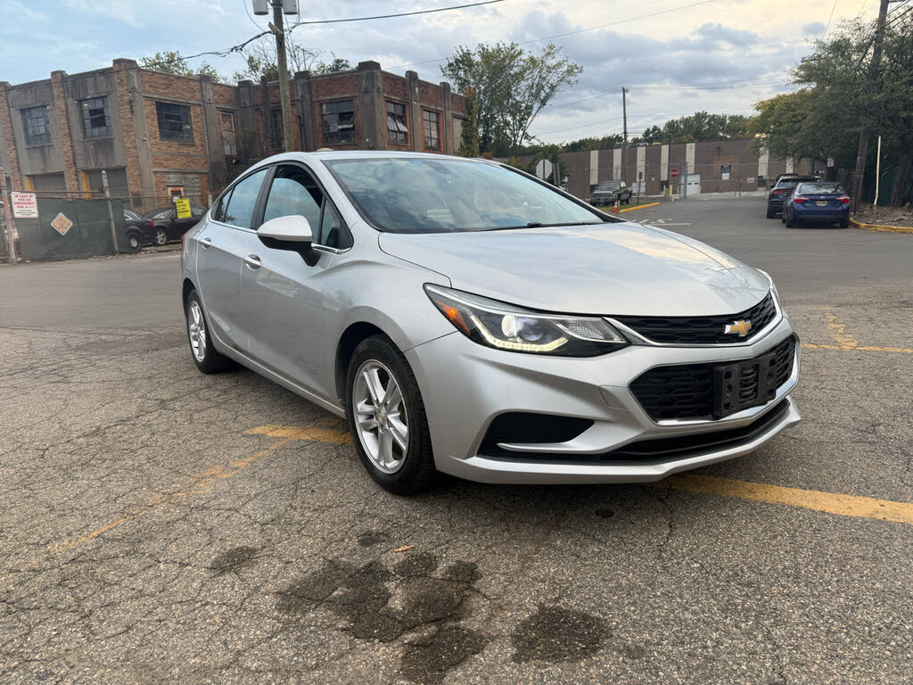 2017 Chevrolet Cruze LT Sedan FWD