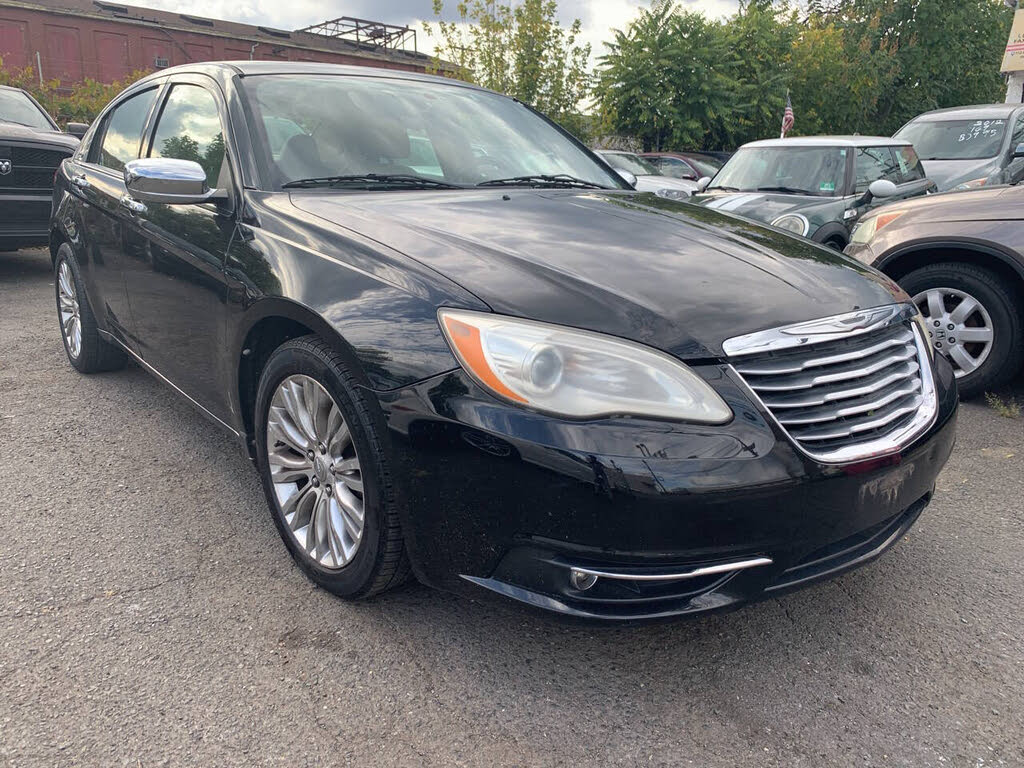 2012 Chrysler 200 Limited Sedan FWD