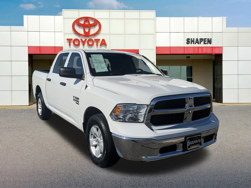 2022 RAM 1500 Classic SLT Crew Cab RWD