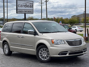 Chrysler Town & Country Touring-L FWD