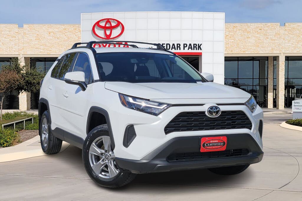 2025 Toyota RAV4 XLE FWD