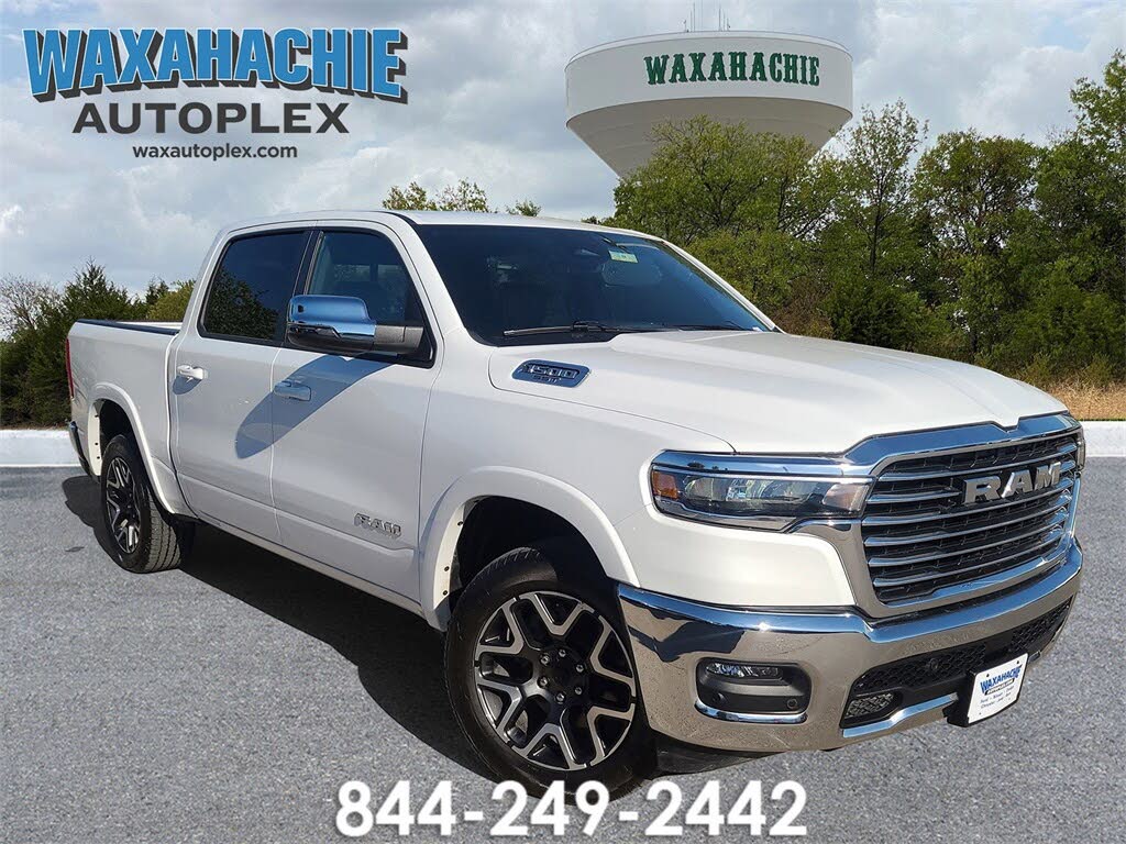 2025 RAM 1500 Laramie Crew Cab 4WD