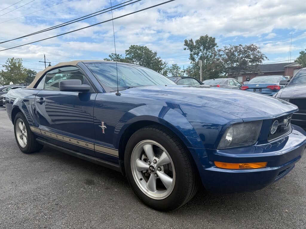 2007 Ford Mustang V6 Deluxe Convertible RWD