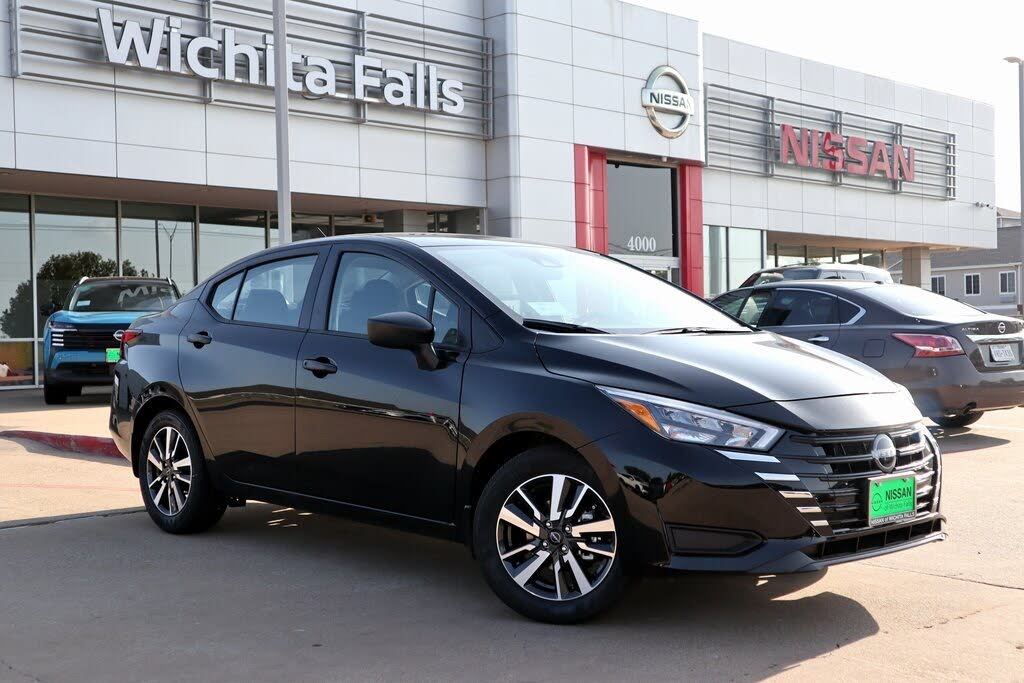 2025 Nissan Versa S FWD