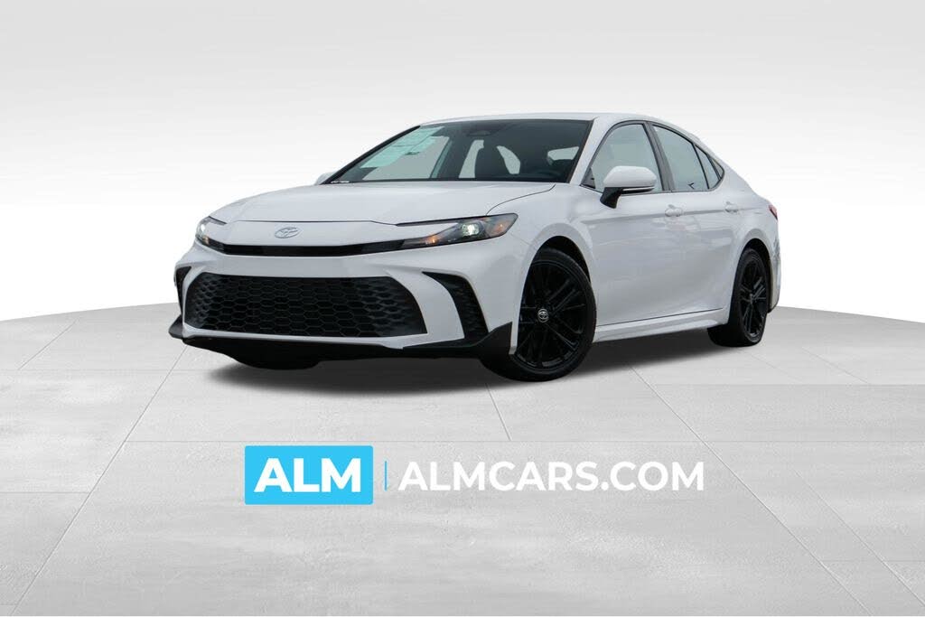2025 Toyota Camry SE FWD