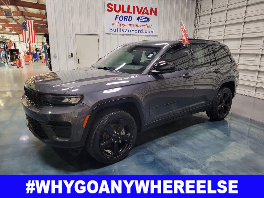 2023 Jeep Grand Cherokee Altitude 4WD