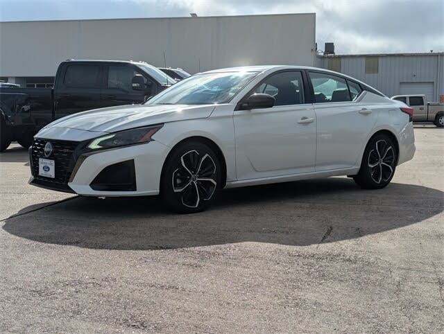 2023 Nissan Altima 2.5 SR FWD