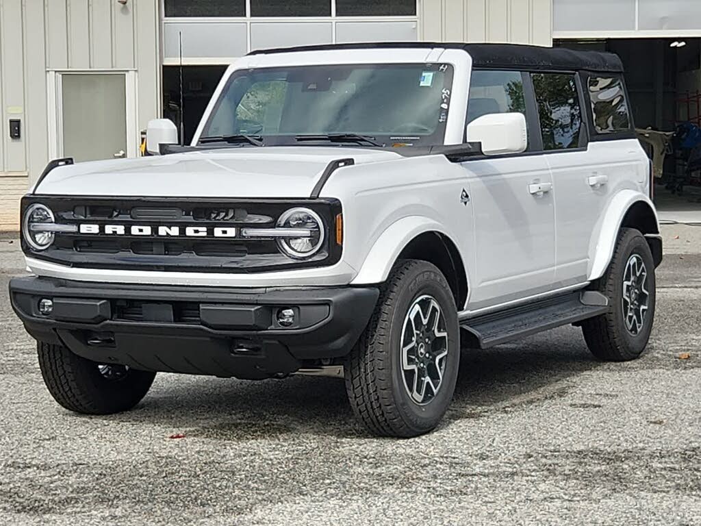 2025 Ford Bronco Outer Banks 4-Door 4WD
