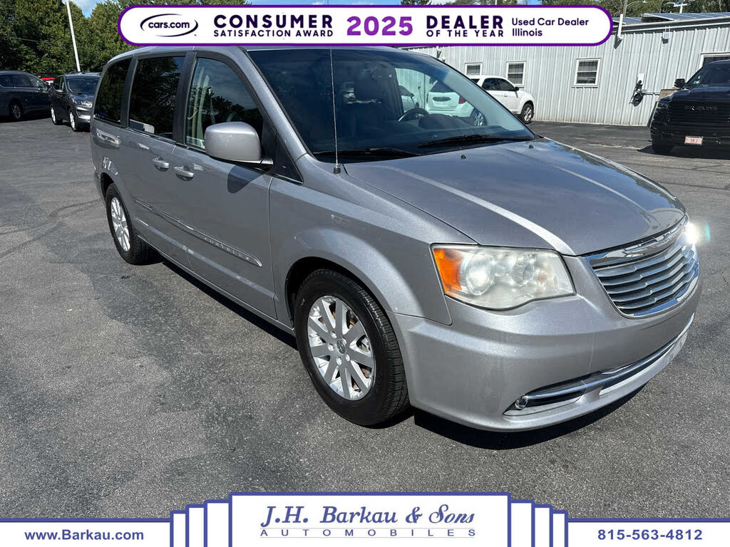 2015 Chrysler Town & Country Touring FWD