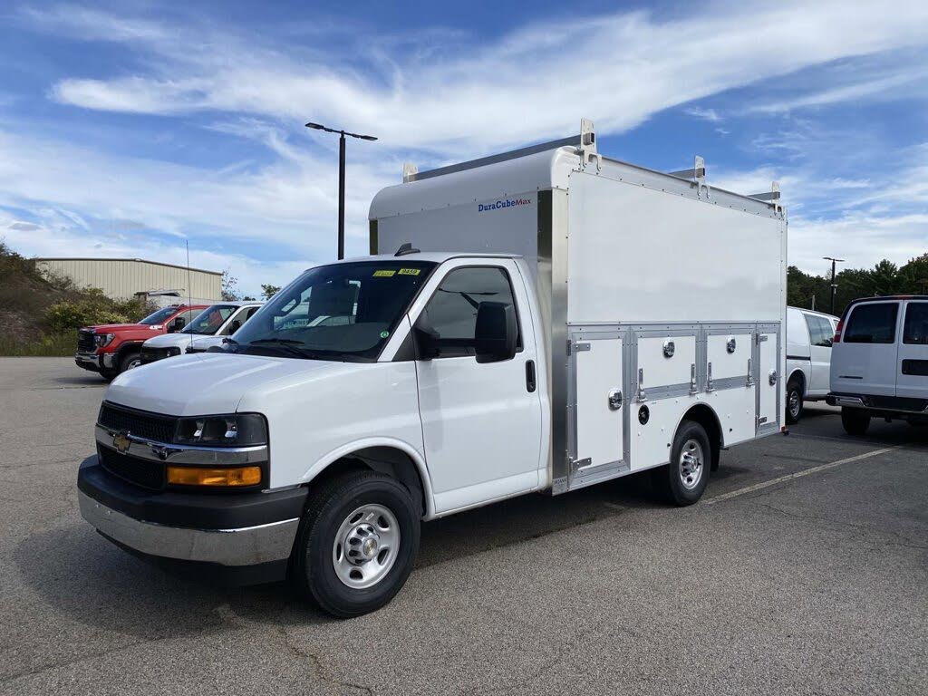 2025 Chevrolet Express Chassis 3500 Cutaway 139