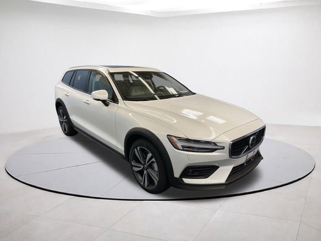 2026 Volvo V60 Cross Country B5 Plus AWD