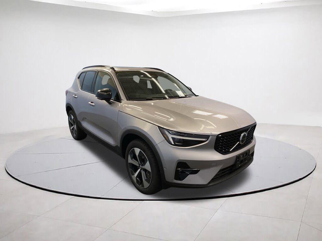 2026 Volvo XC40 B5 Plus AWD