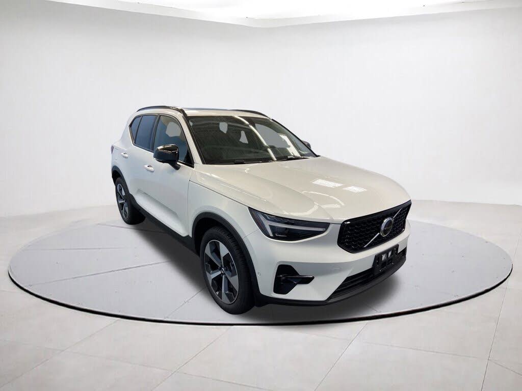 2026 Volvo XC40 B5 Plus AWD