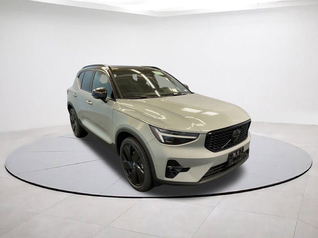 2026 Volvo XC40 B5 Ultra Black Edition AWD