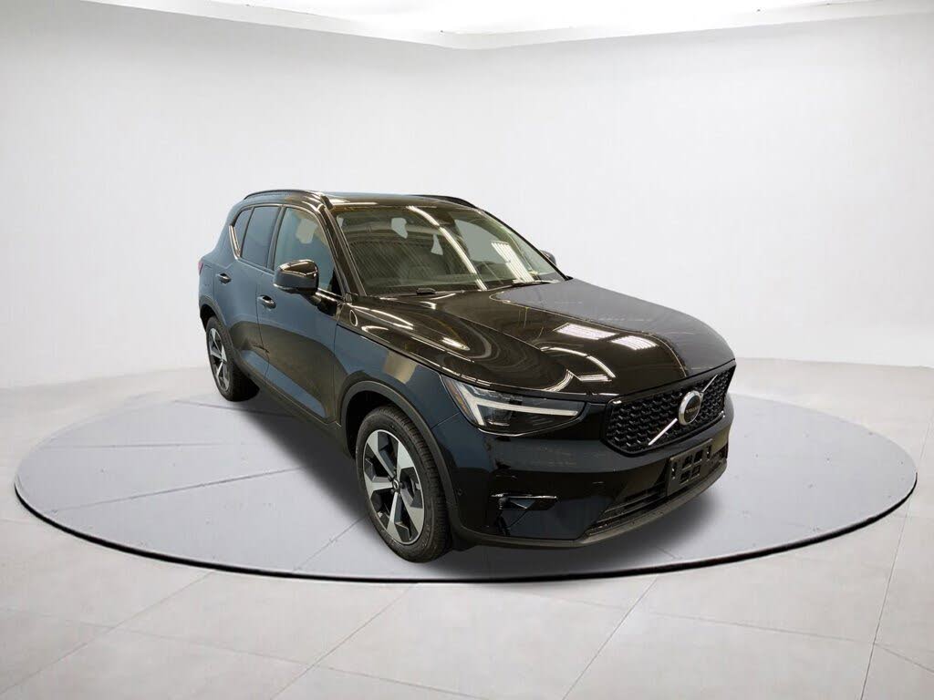 2026 Volvo XC40 B5 Plus AWD