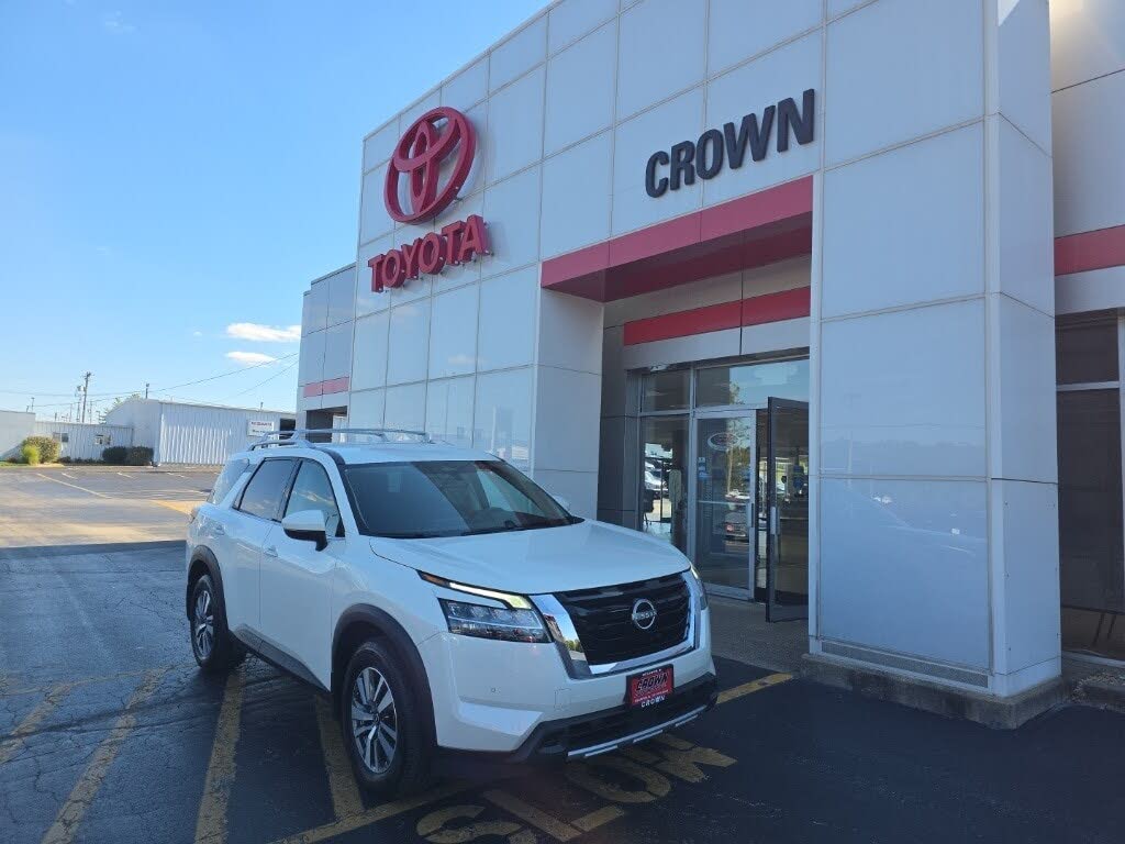 2023 Nissan Pathfinder SL 4WD