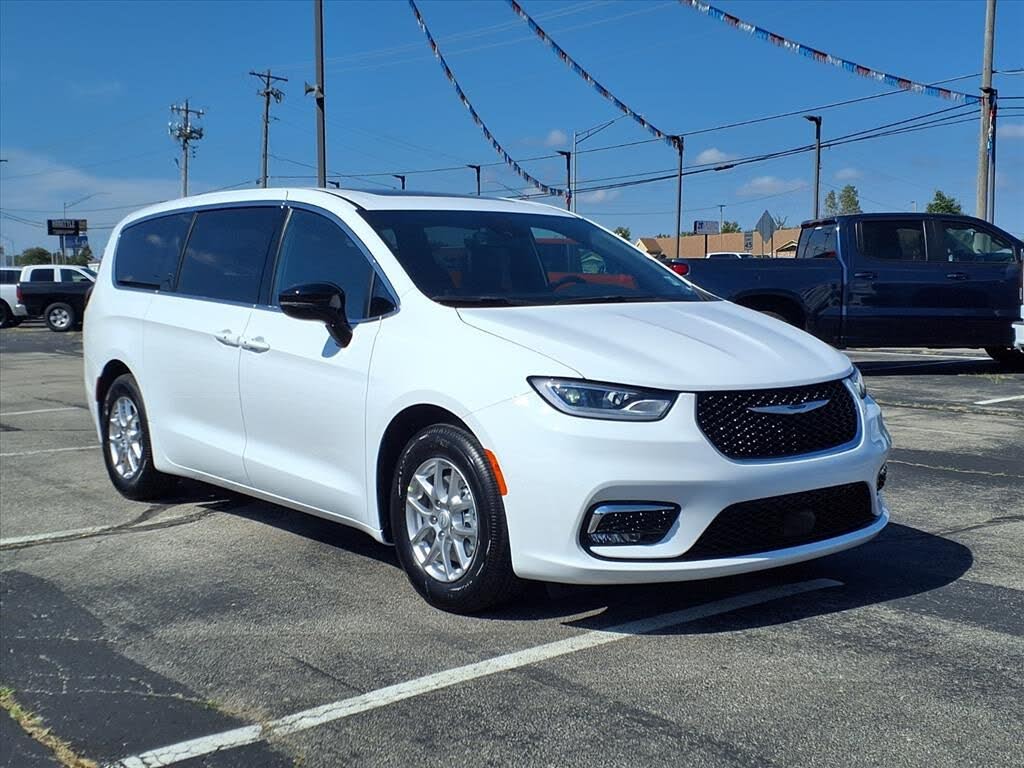 2026 Chrysler Pacifica Select FWD