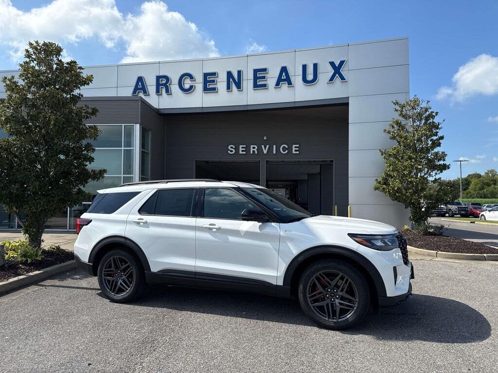 2025 Ford Explorer ST-Line RWD