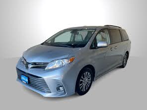 Toyota Sienna XLE 7-Passenger FWD with Auto-Access Seat
