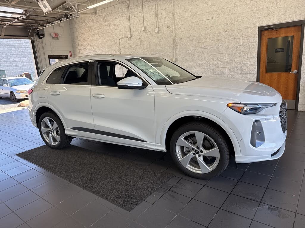 2025 Audi Q5 quattro Premium Plus 40 TFSI