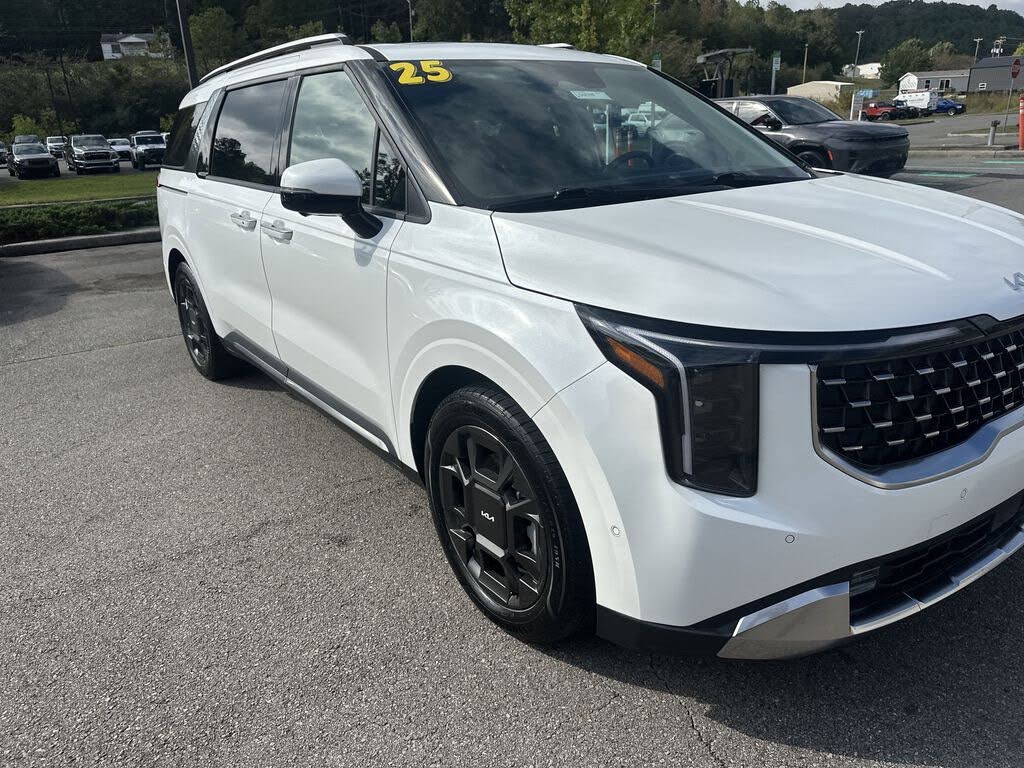 2025 Kia Carnival SX FWD