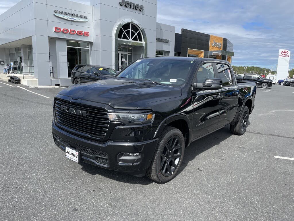 2026 RAM 1500 Laramie Crew Cab 4WD