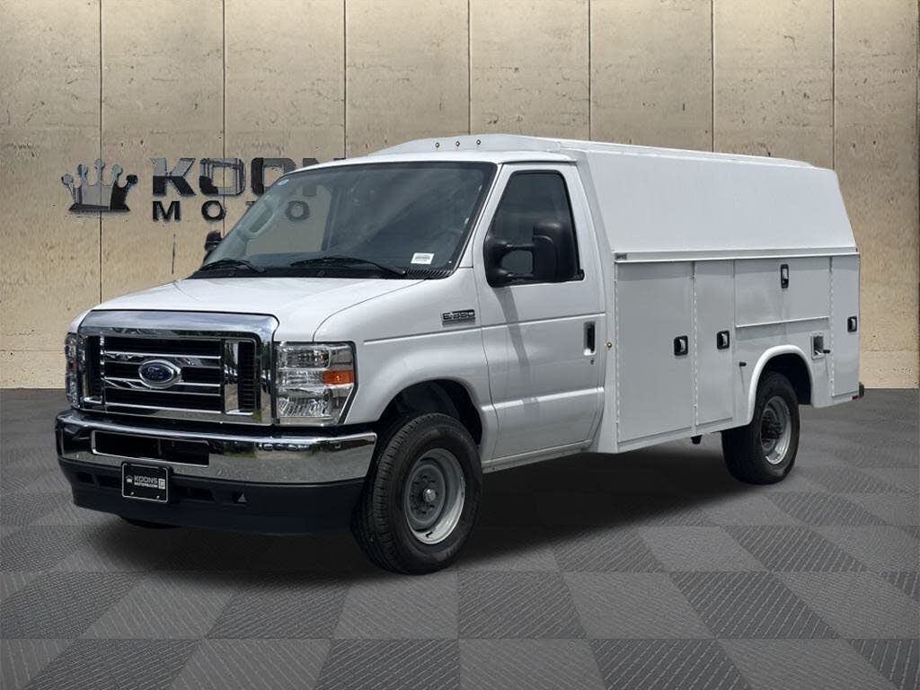 2024 Ford E-Series Chassis E-350 SD Cutaway SB RWD