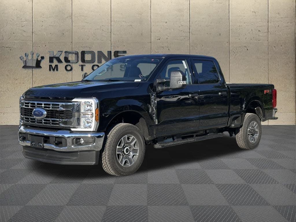 2025 Ford F-250 Super Duty XLT Crew Cab 4WD