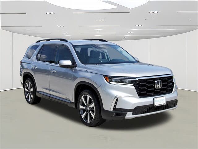 2023 Honda Pilot Touring FWD